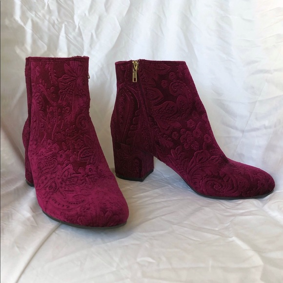 SOLD Ziggysoho Velvet Pink Booties Size 8 - Picture 2 of 5